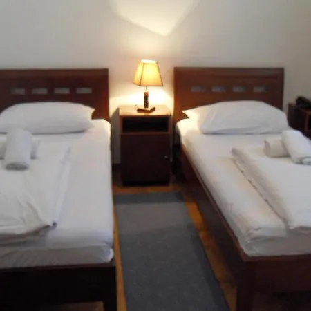 Lovcen מלון פודגוריצה