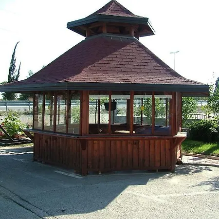 מלון Lovcen פודגוריצה