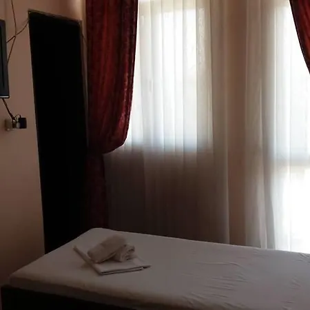 Lovcen Готель